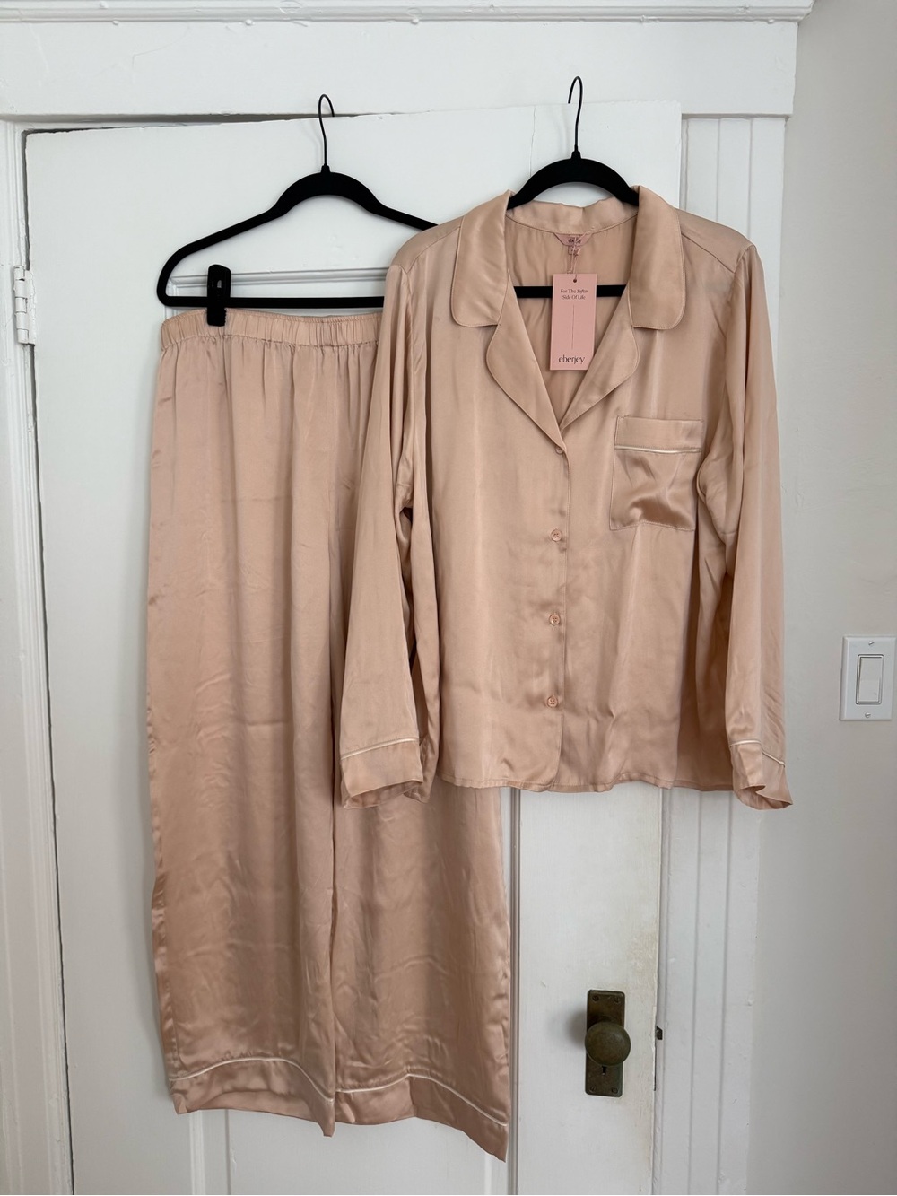 NEW WITH TAGS! Eberjey Inez 100% silk Pajama Set in Blush Pink / Champagne